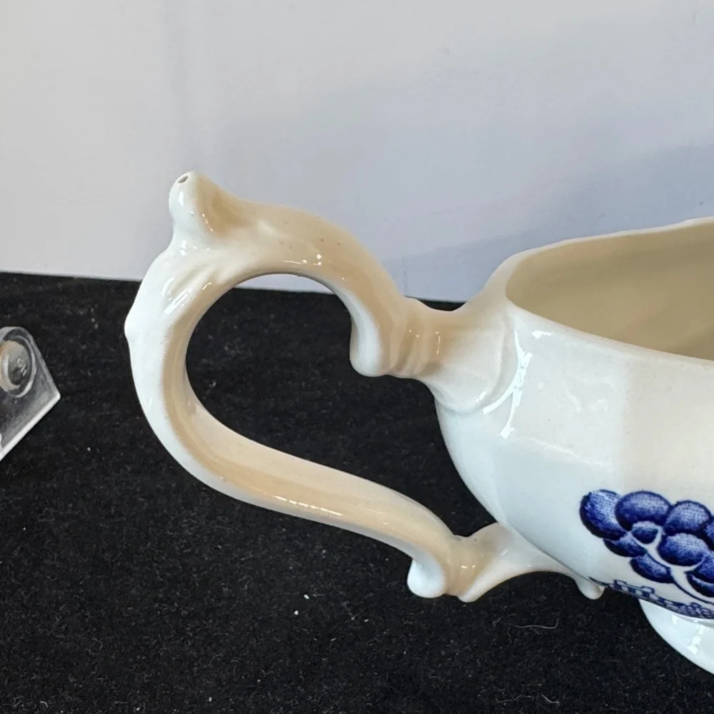 Vintage Churchill Blue Willow gravy boat.